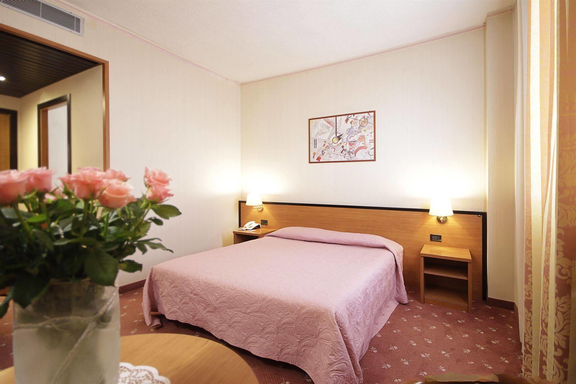 Hotel Executive Meeting & Events Udine Extérieur photo